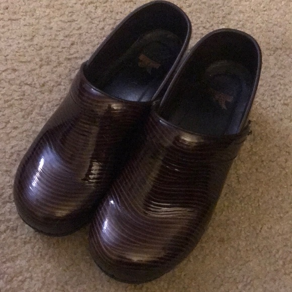 dansko river rock patent